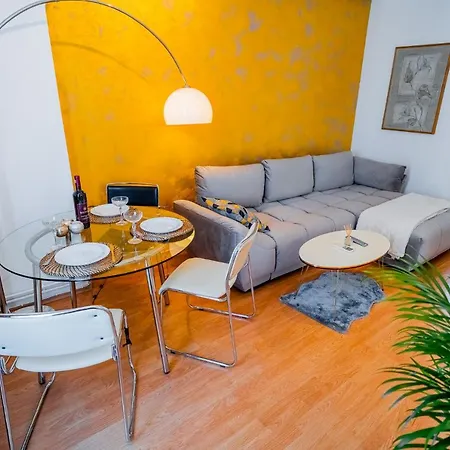 Prime Location - Breathtaking Architectural Views