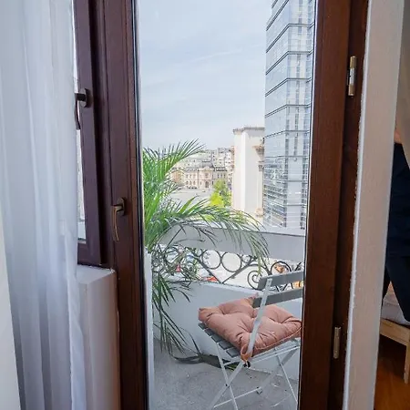 Prime Location - Breathtaking Architectural Views Bukareszt
