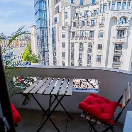 Prime Location - Breathtaking Architectural Views